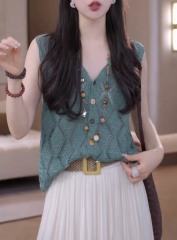 Women’s Ivory Openwork V-Neck Sleeveless Knit Top