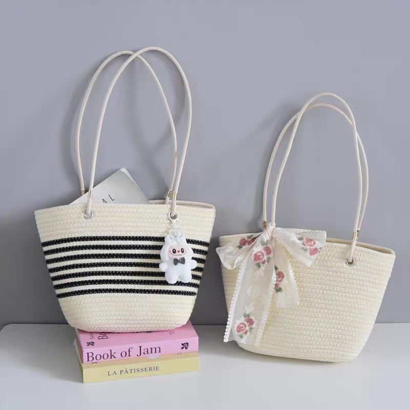 Daisy Bloom Crochet Tote Bag