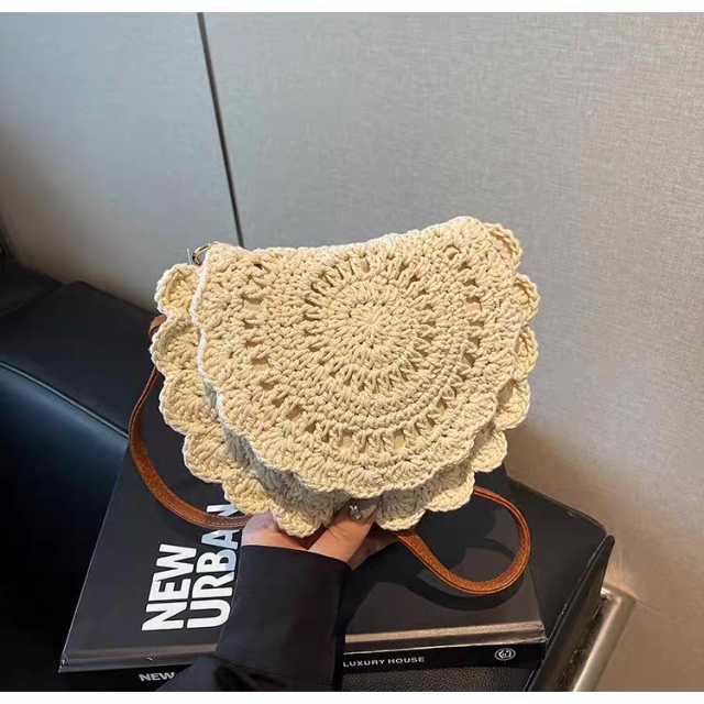 Sunburst Scallop Crochet Crossbody Bag