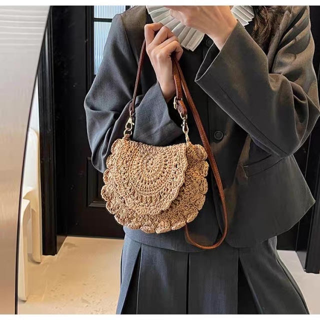 Sunburst Scallop Crochet Crossbody Bag