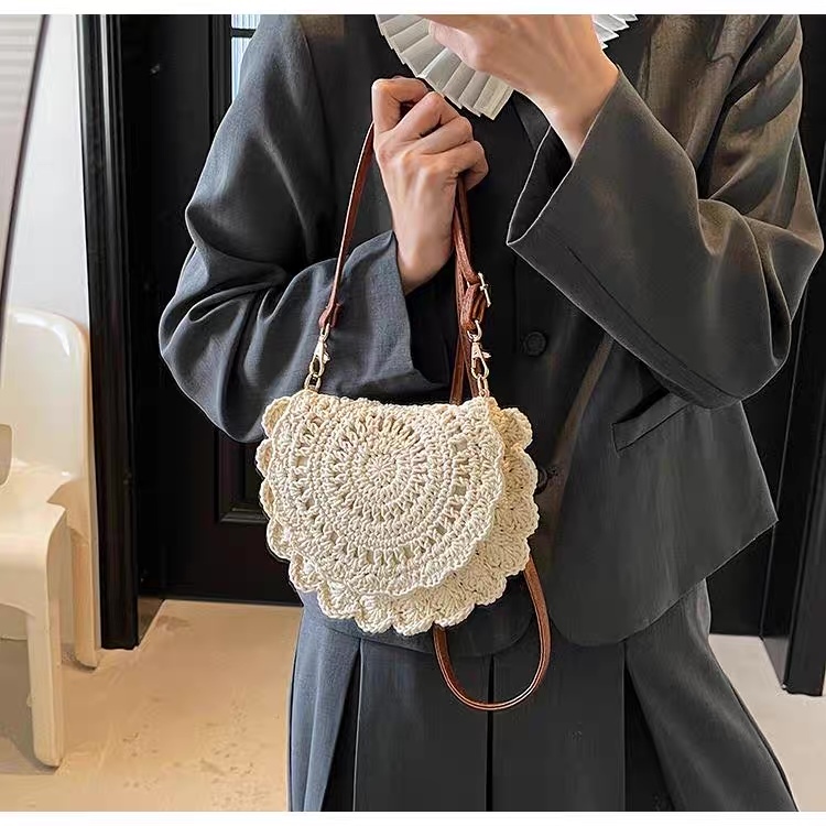 Sunburst Scallop Crochet Crossbody Bag