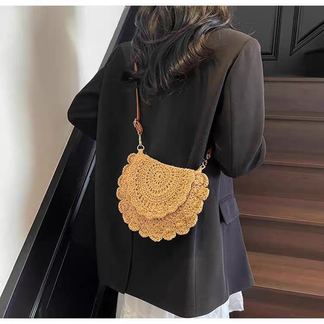 Sunburst Scallop Crochet Crossbody Bag
