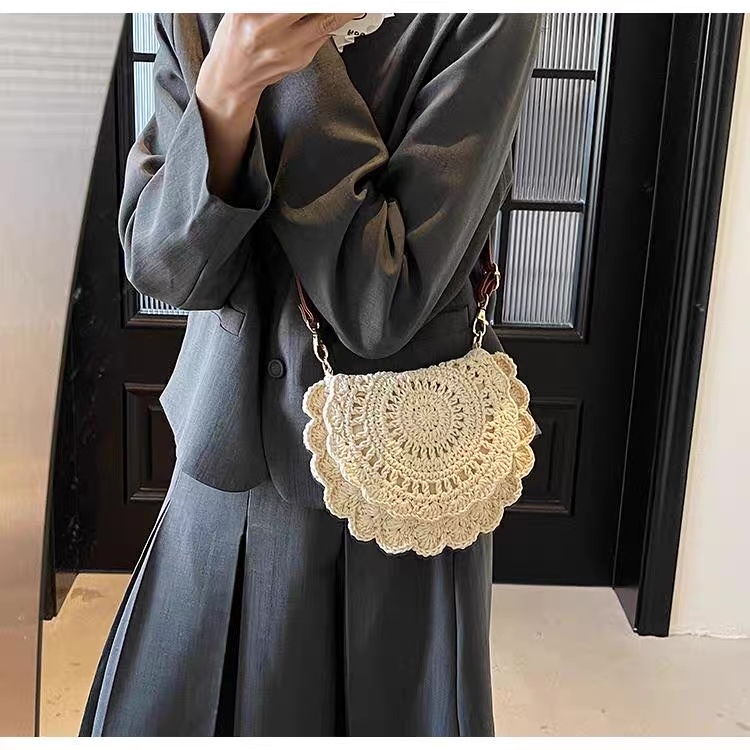 Sunburst Scallop Crochet Crossbody Bag
