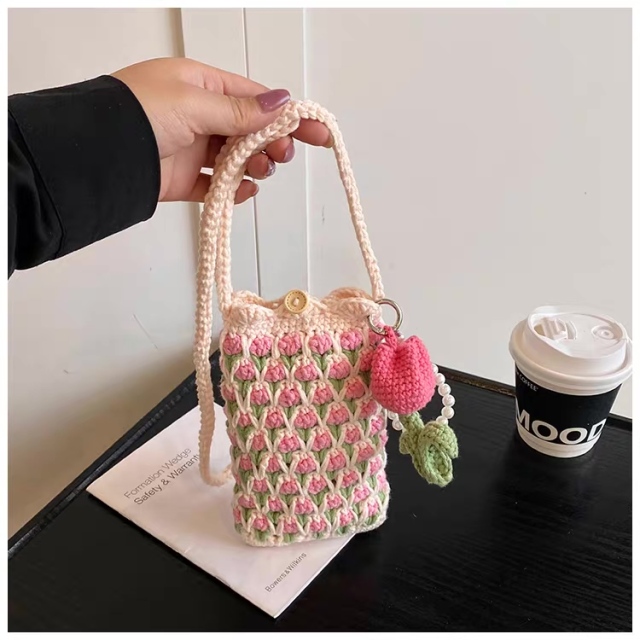 Sunburst Scallop Crochet Crossbody Bag