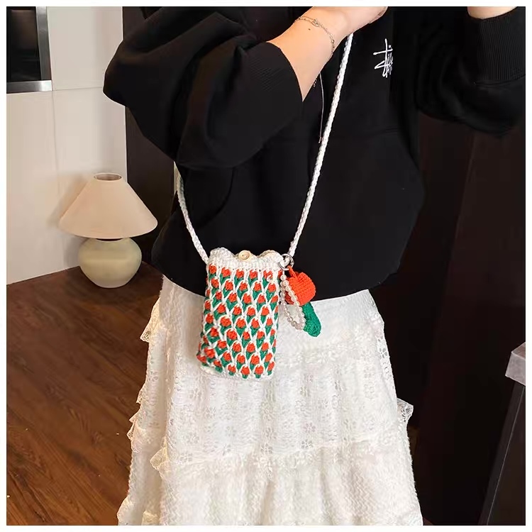 Sunburst Scallop Crochet Crossbody Bag