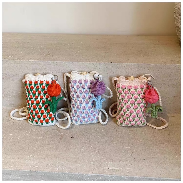 Sunburst Scallop Crochet Crossbody Bag