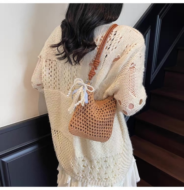 Pearl Charm Crochet Handbag – Handmade-Style Woven Shoulder Tote with Brown Handles