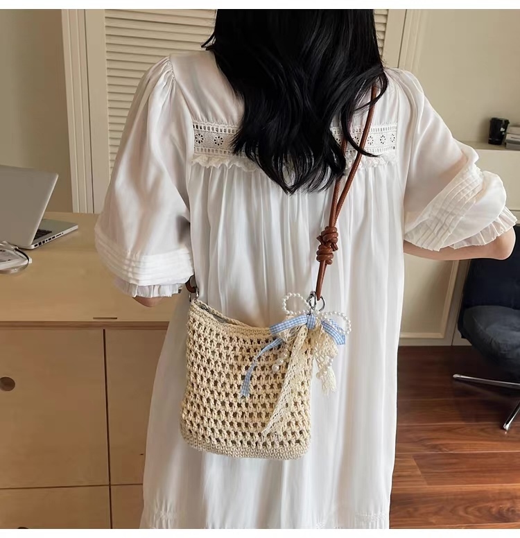 Pearl Charm Crochet Handbag – Handmade-Style Woven Shoulder Tote with Brown Handles