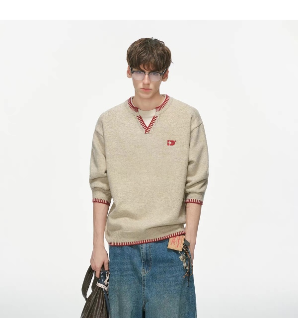 Men's Vintage Beige Knit Sweater with Red Contrast Stitching – Relaxed Fit V-Neck Detail Pullover