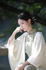 Elara Ivory Lightweight Draped Shawl – Elegant Soft Shoulder Wrap for Women