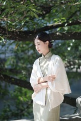 Elara Ivory Lightweight Draped Shawl – Elegant Soft Shoulder Wrap for Women
