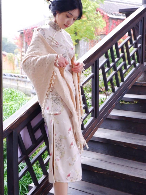 Meilin Ivory Pointelle Knit Tassel Shawl – Elegant Women’s Vintage Shoulder Wrap