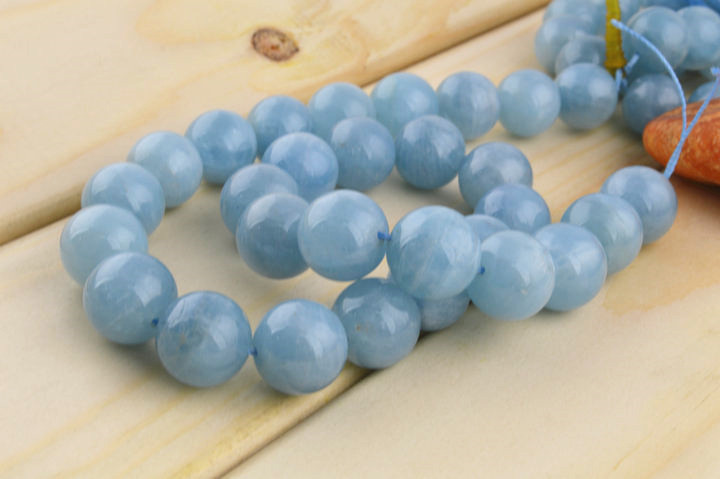 Grade AA Qualtiy Natural Aquamarine Stone Round Beads