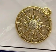Light Yellow Gold Color