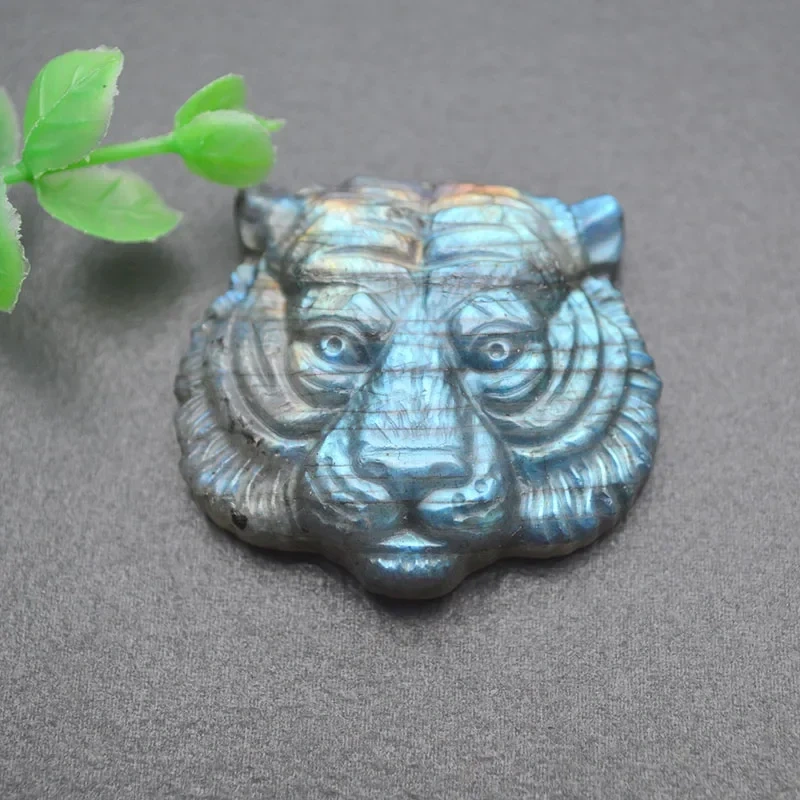 1pc Natural Stone Shiny Labradorite Carved Tiger Head Pendant Brave Quartz Crystal for DIY Fine Jewelry