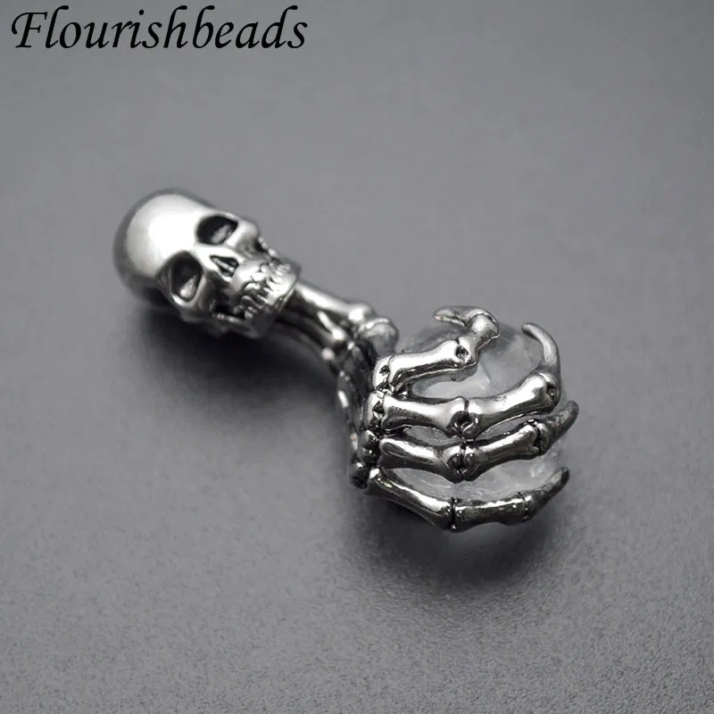 Wholesale Various Natural Stone Cave Skull Hand Holding Crystal Pendant Charms Healing Meditation Jewelry Gifts 5pcs/lot