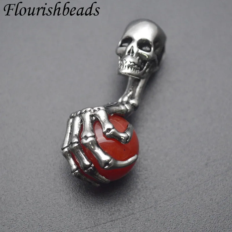 Wholesale Various Natural Stone Cave Skull Hand Holding Crystal Pendant Charms Healing Meditation Jewelry Gifts 5pcs/lot