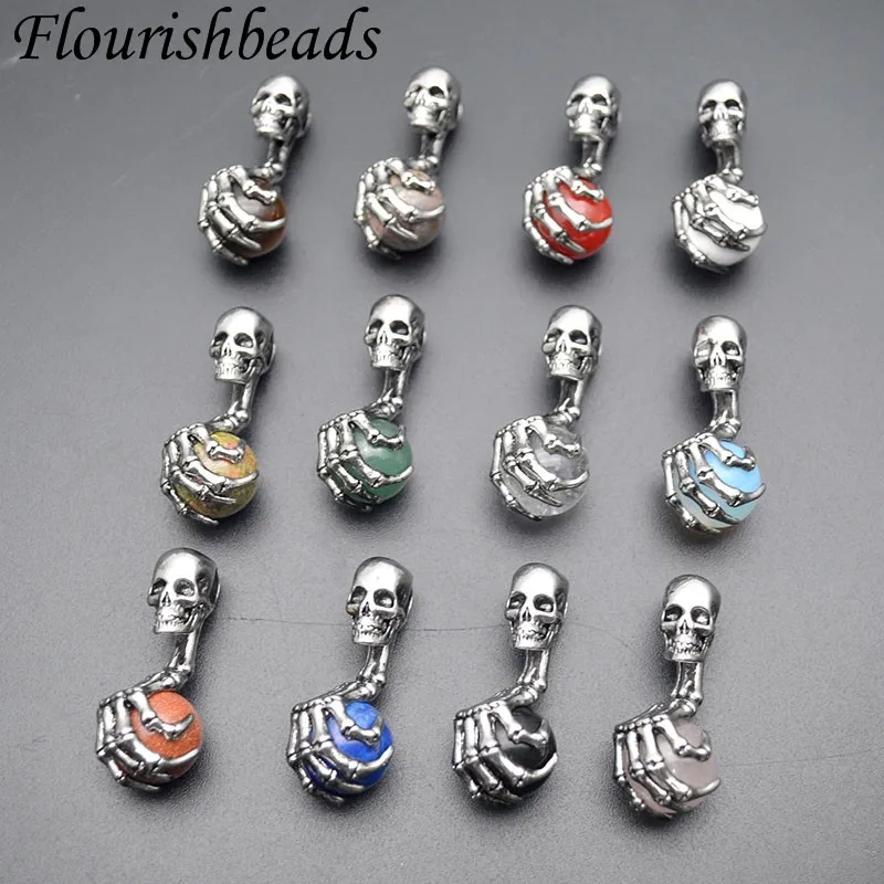 Wholesale Various Natural Stone Cave Skull Hand Holding Crystal Pendant Charms Healing Meditation Jewelry Gifts 5pcs/lot