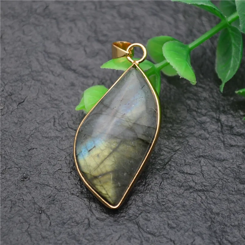 New Design Natural Amethyst Pillar Point 7 Colors Stones Chakra Metal Bead Cap Pendant Energy Jewelry