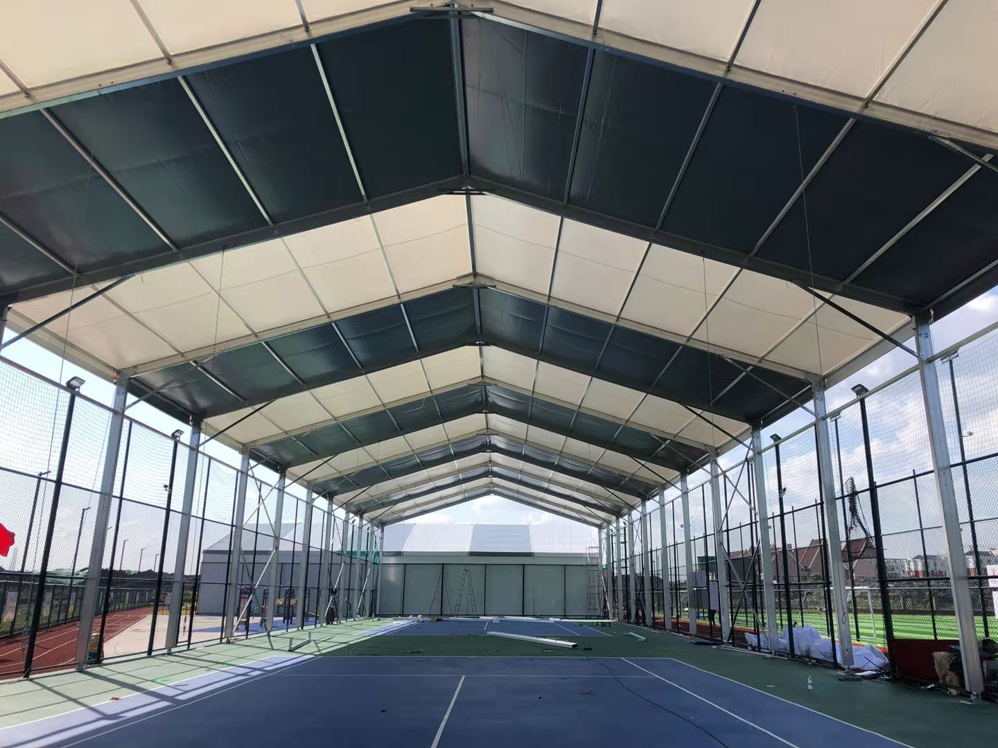 Professional High Quality Panoramic Padel Tennis Courts With Roof Tent
