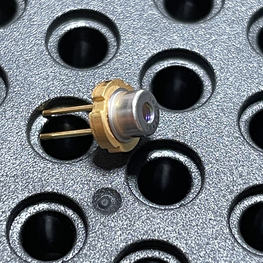 Diode Laser Violette Sharp GH0406AA2G 405nm 700mW - Boîtier TO18 5,6mm - Fabriquée Au Japon - Foto 3