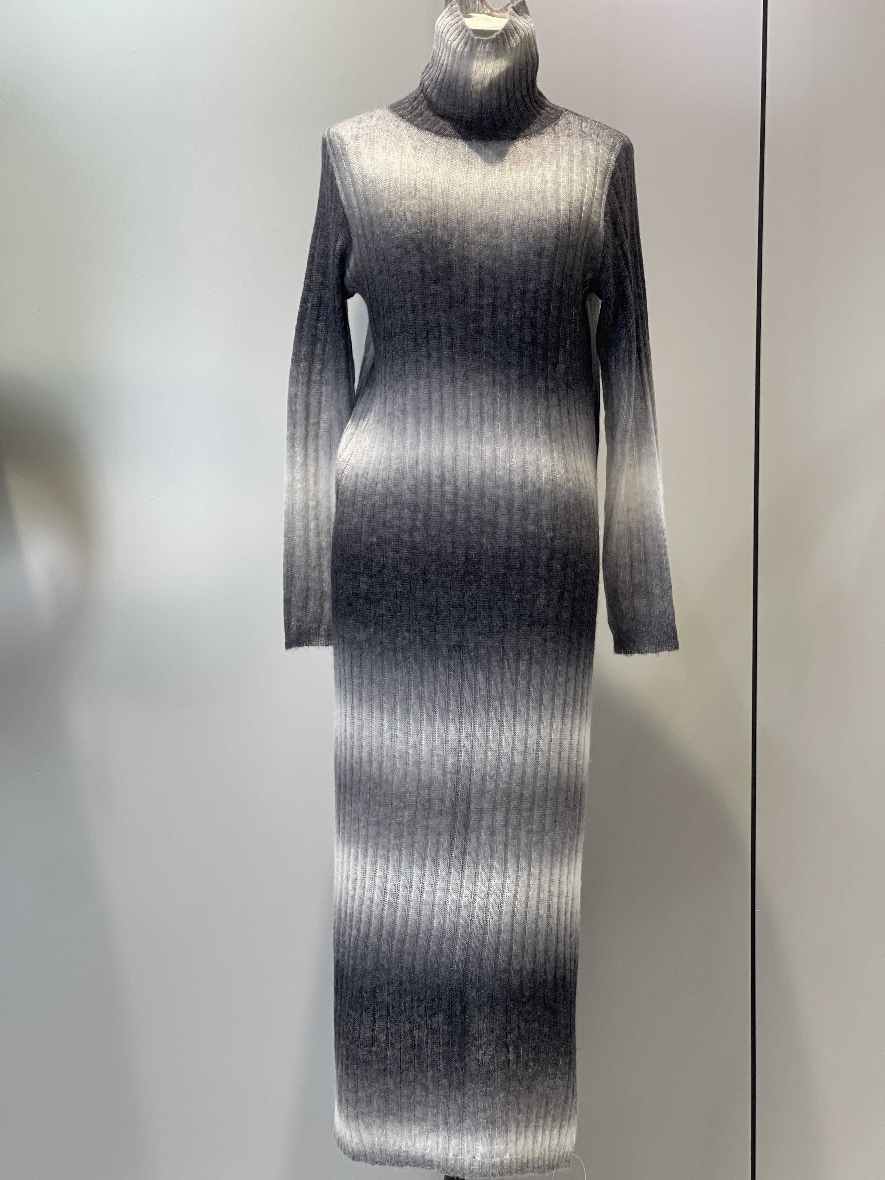 Ladies' knitted dress