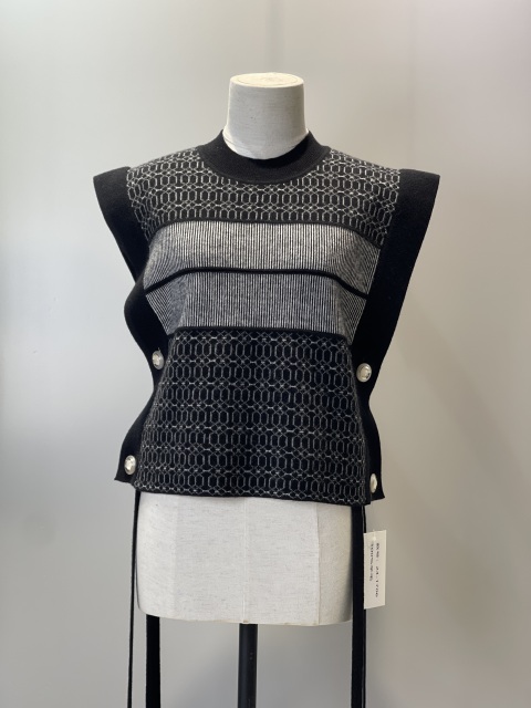 Ladies' knitted pullover