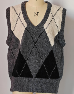 WOMEN'S KNITTED SWEATER VEST