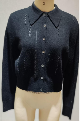 WOMEN'S KNITTED CARDIGAN WITH SEQUINS