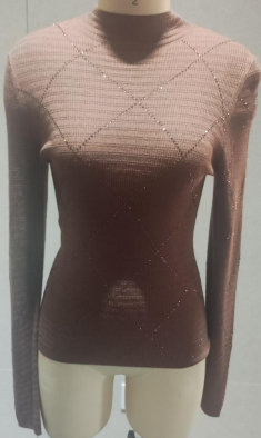 WOMEN'S KNITTED PULLOVER WITH BEADING