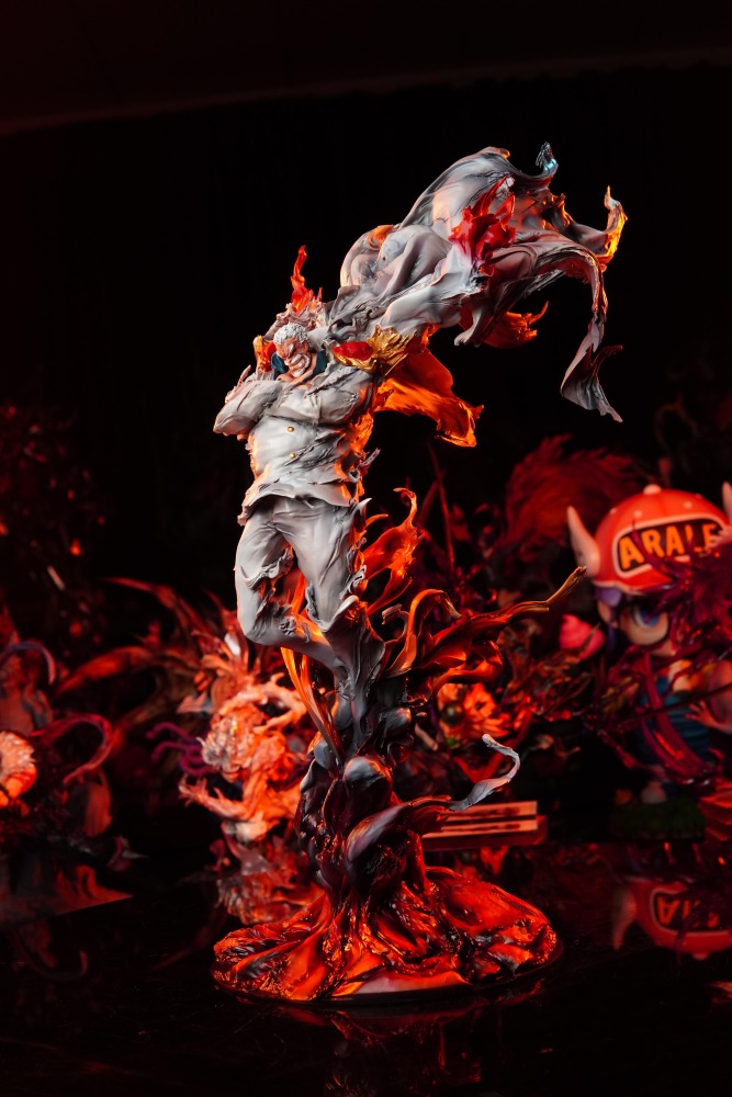 [Preorder] Iron Curtain - Monkey D. Garp - OnePiece Resin Statue