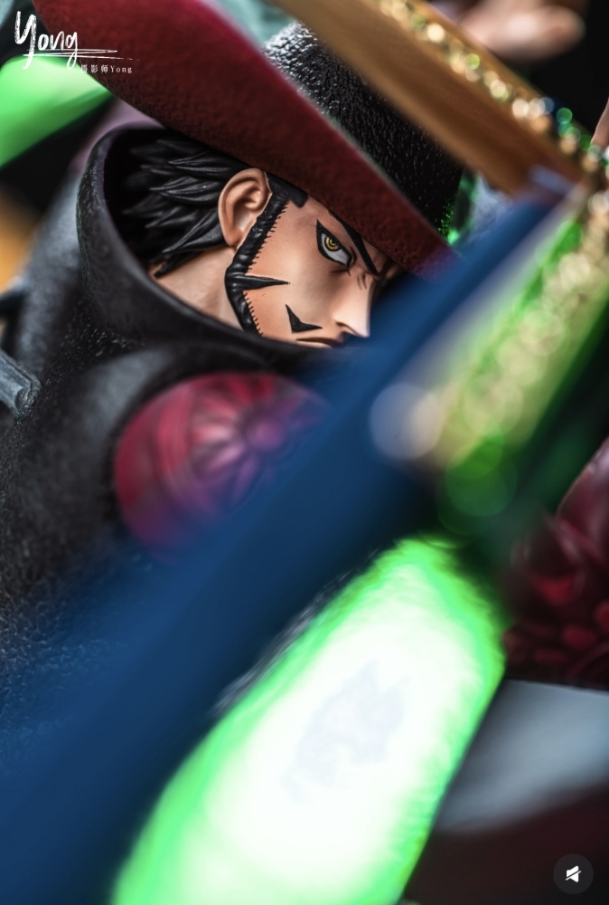 Rain Studio - Dracule Mihawk - One Piece Resin Statue