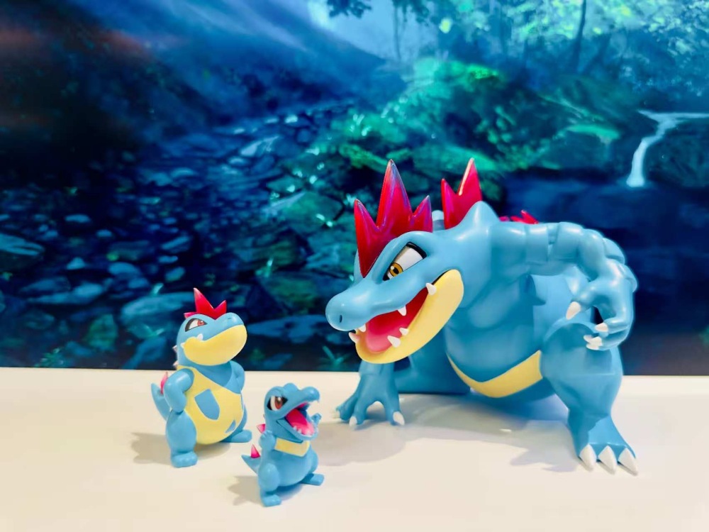 Pirate Ship Studio - Feraligatr Evolution - Pokemon Scale World