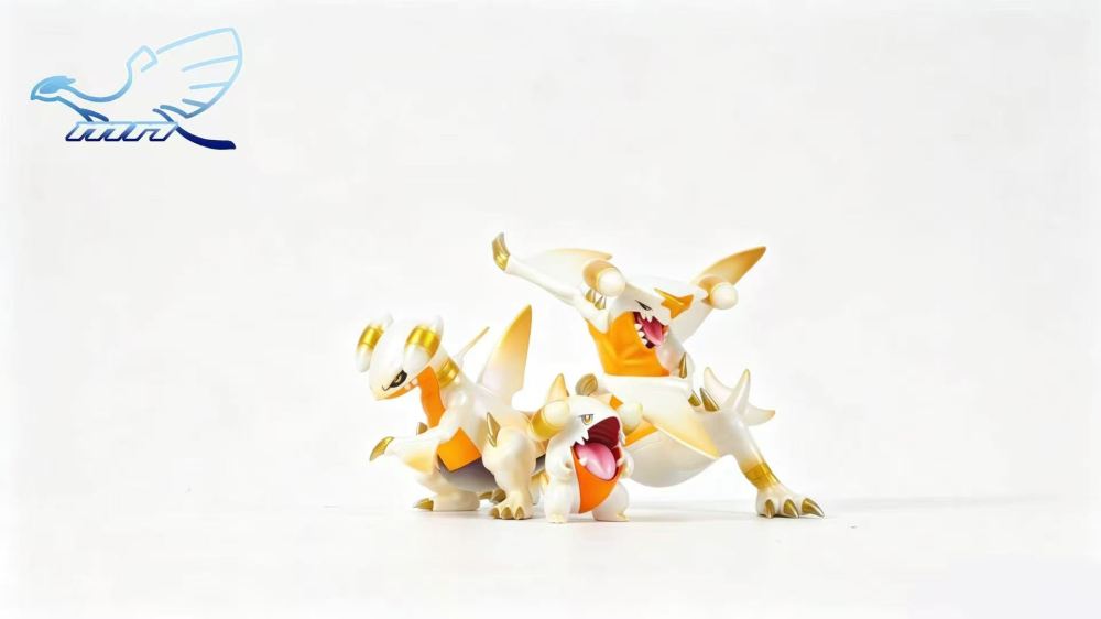 MN Studio - Garchomp Evolution - Pokemon Scale World
