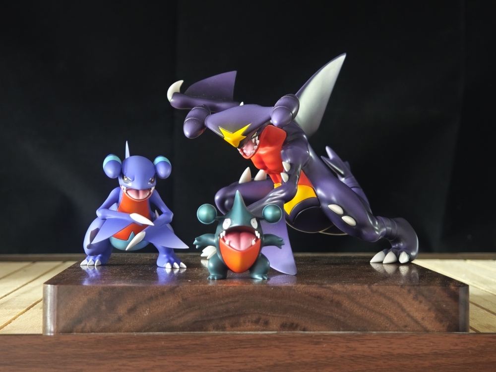 SSR Studio - Garchomp Evolution - Pokemon Scale World