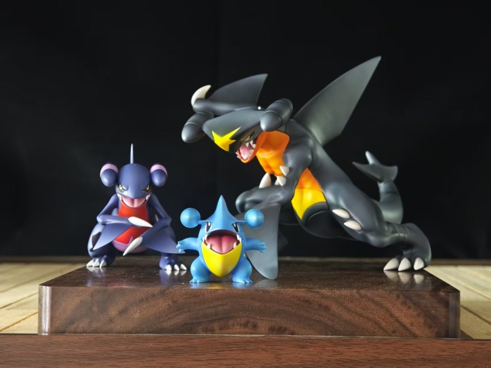 SSR Studio - Garchomp Evolution - Pokemon Scale World