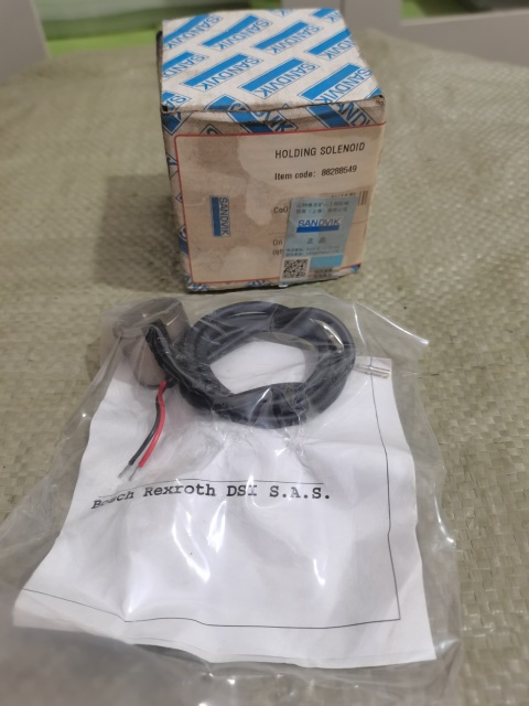 Solenoide de retención 88288549 Sandvik