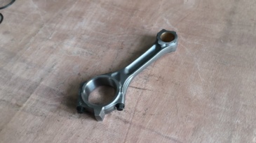 FL913 diesel engine parts connecting rod price for deutz con rod