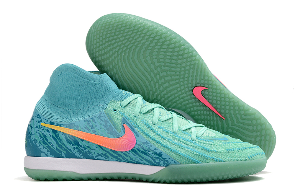 Nike Moonraker Men's Full Knit Waterproof Flat MD Sole Soccer Cleats