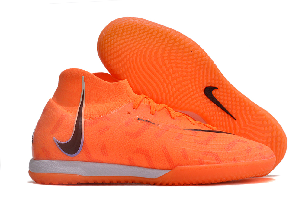 Nike Moonraker Men's Full Knit Waterproof Flat MD Sole Soccer Cleats