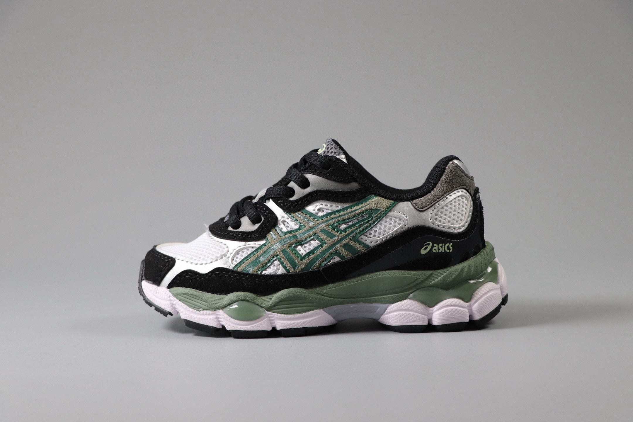 Asces children's running shoes