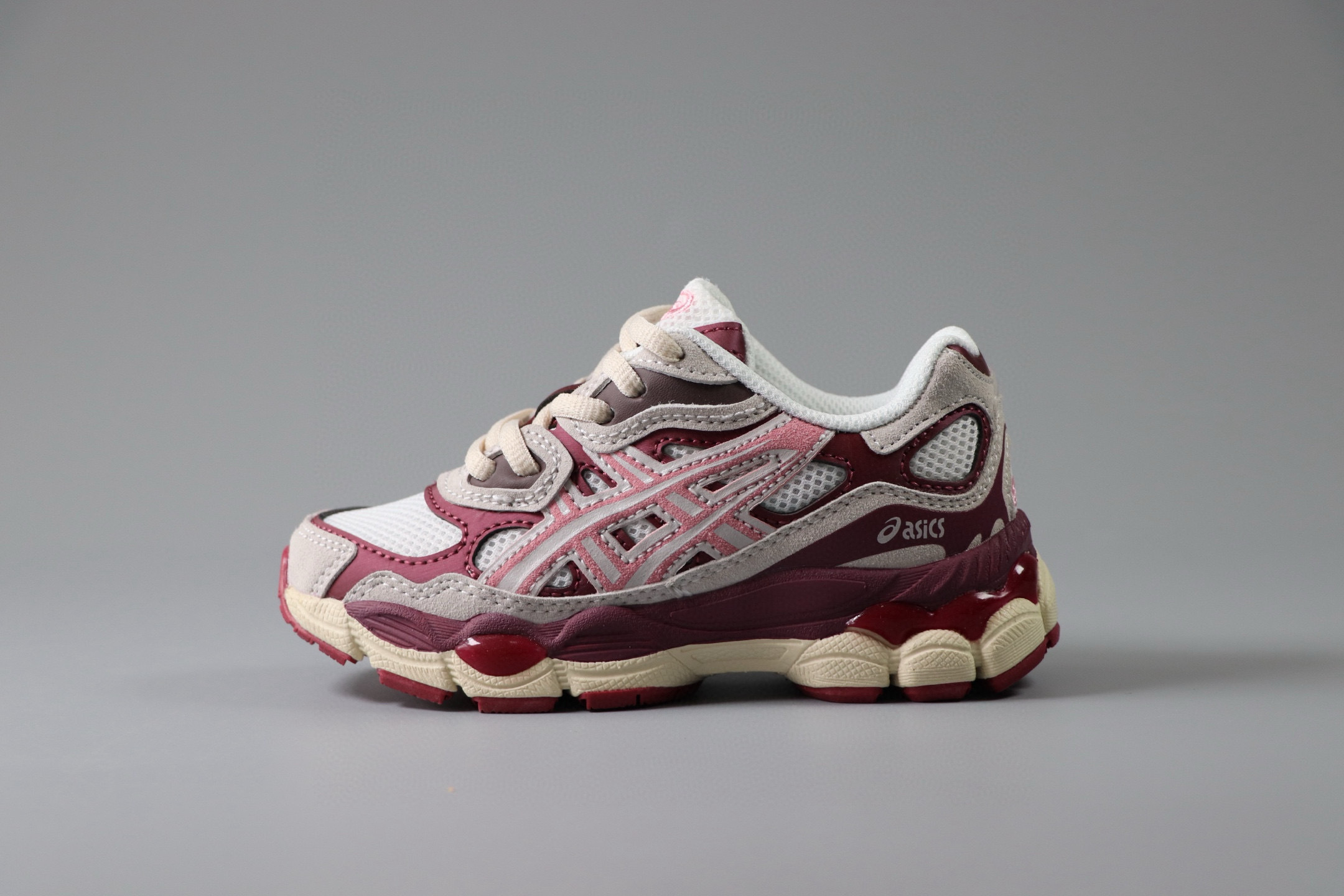 Asces children's running shoes