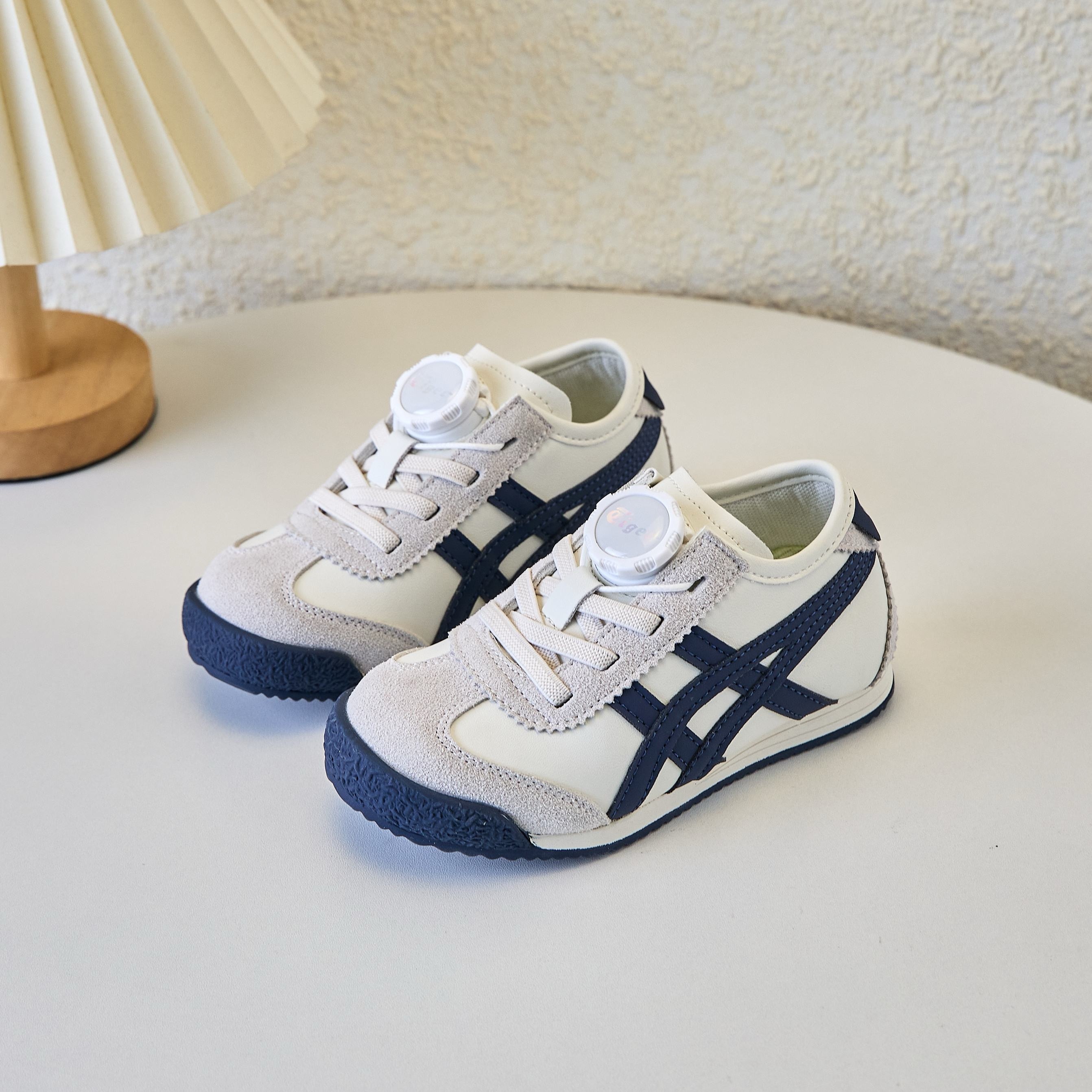 Tiger MEXIOC  Rotating button sneakers