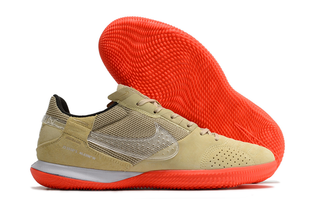 Nike Small Field King Genuine Leather MD Sole   39-45