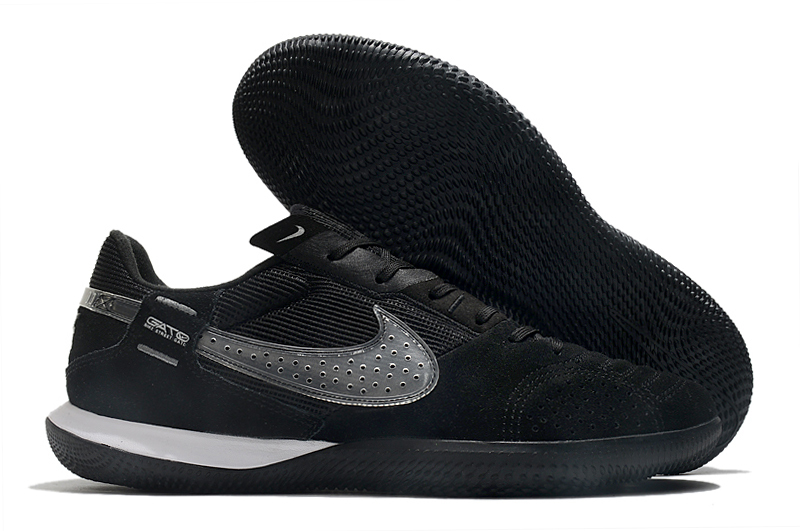 Nike Small Field King Genuine Leather MD Sole   39-45