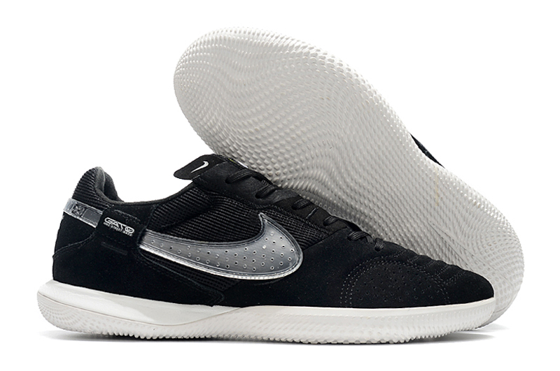 Nike Small Field King Genuine Leather MD Sole   39-45