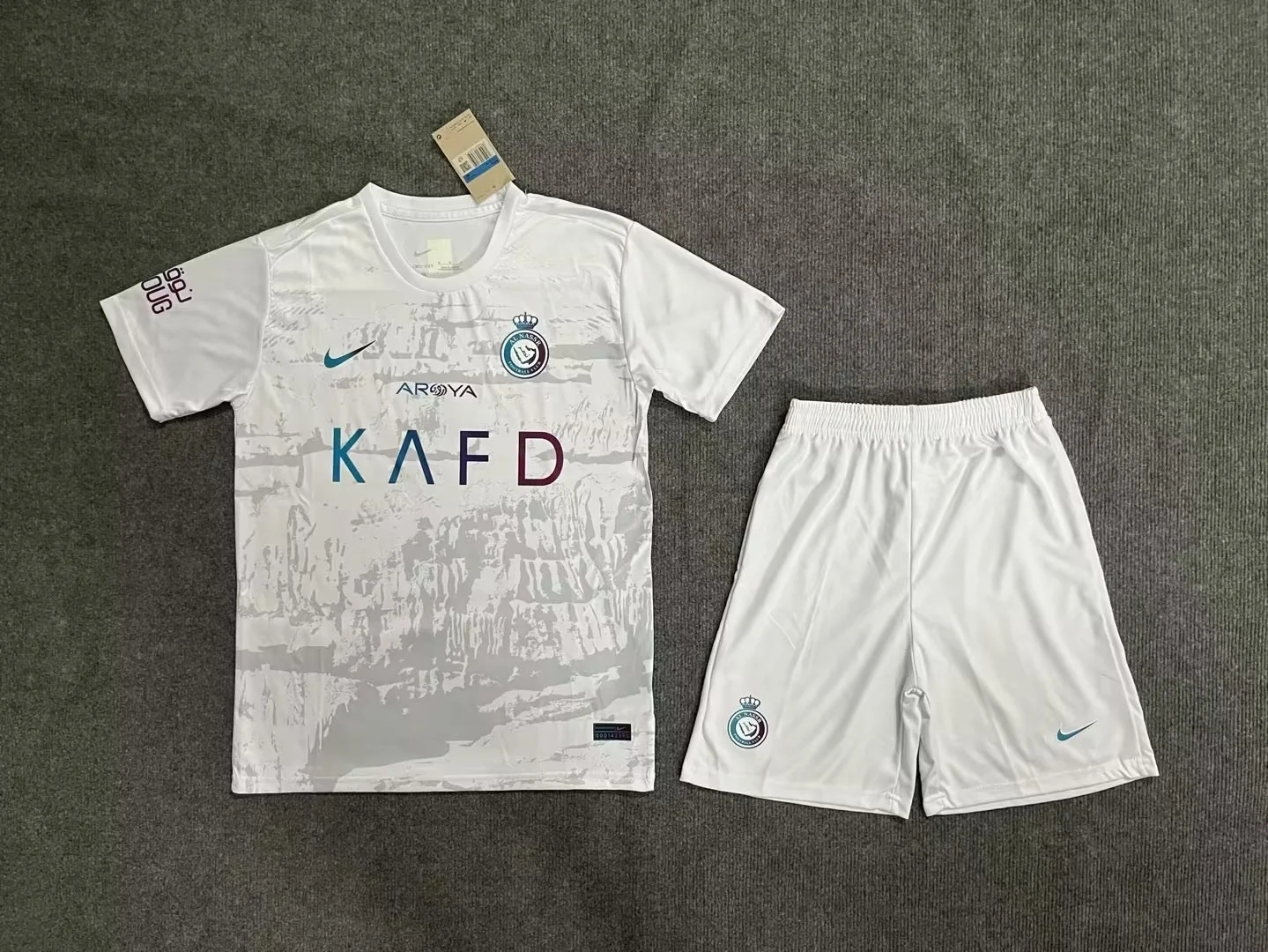 Adult   Al-Nassr FC Away and Home 24/25  Short-sleeved Soccer Kit