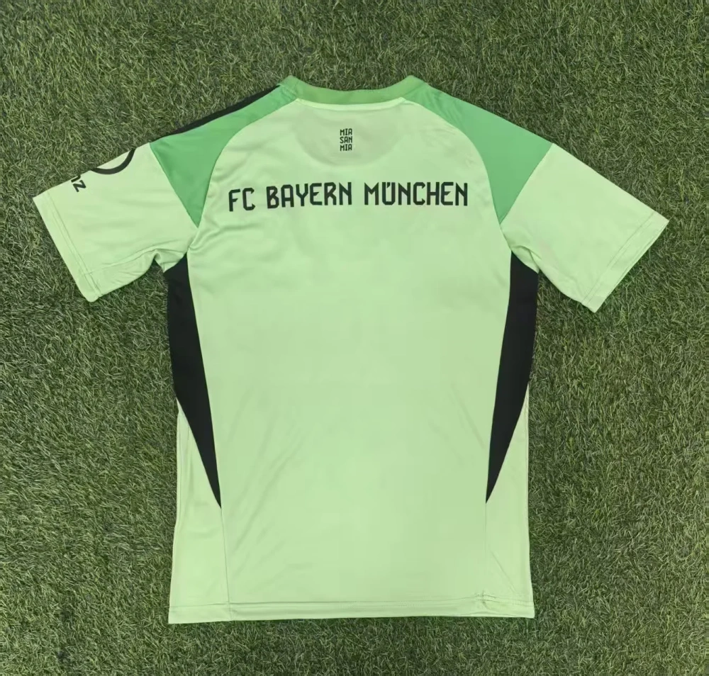 25-26 Bayern goalkeeper Jersey | thai version | green / red | short-sleeved | 416