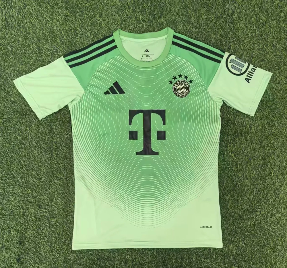 25-26 Bayern goalkeeper Jersey | thai version | green / red | short-sleeved | 416