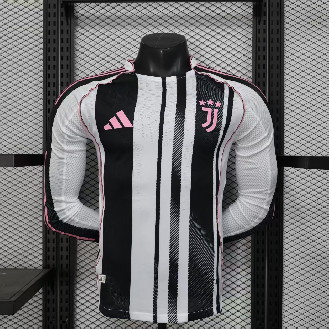 Juventus F.C. Home Jersey | player version | long-sleeved | B2509